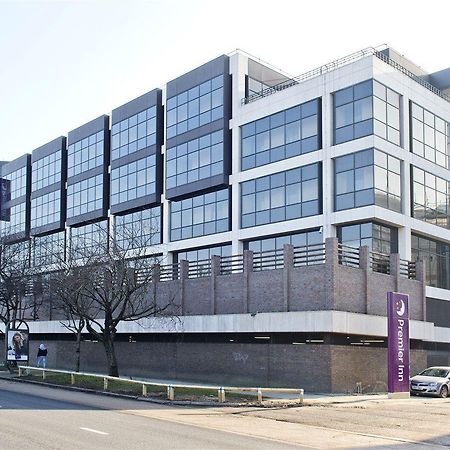 Premier Inn London Chiswick Exteriör bild