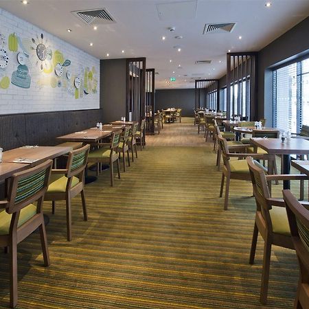 Premier Inn London Chiswick Exteriör bild