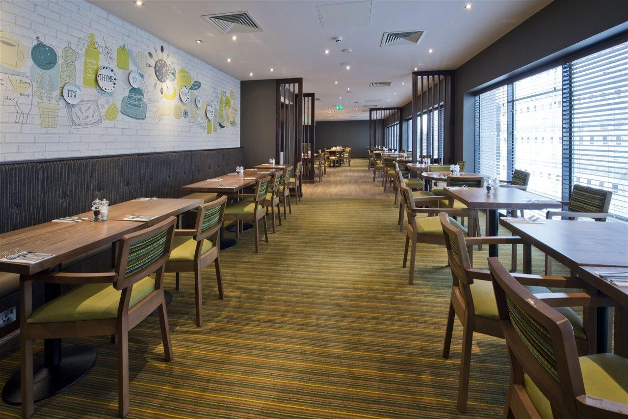 Premier Inn London Chiswick Exteriör bild