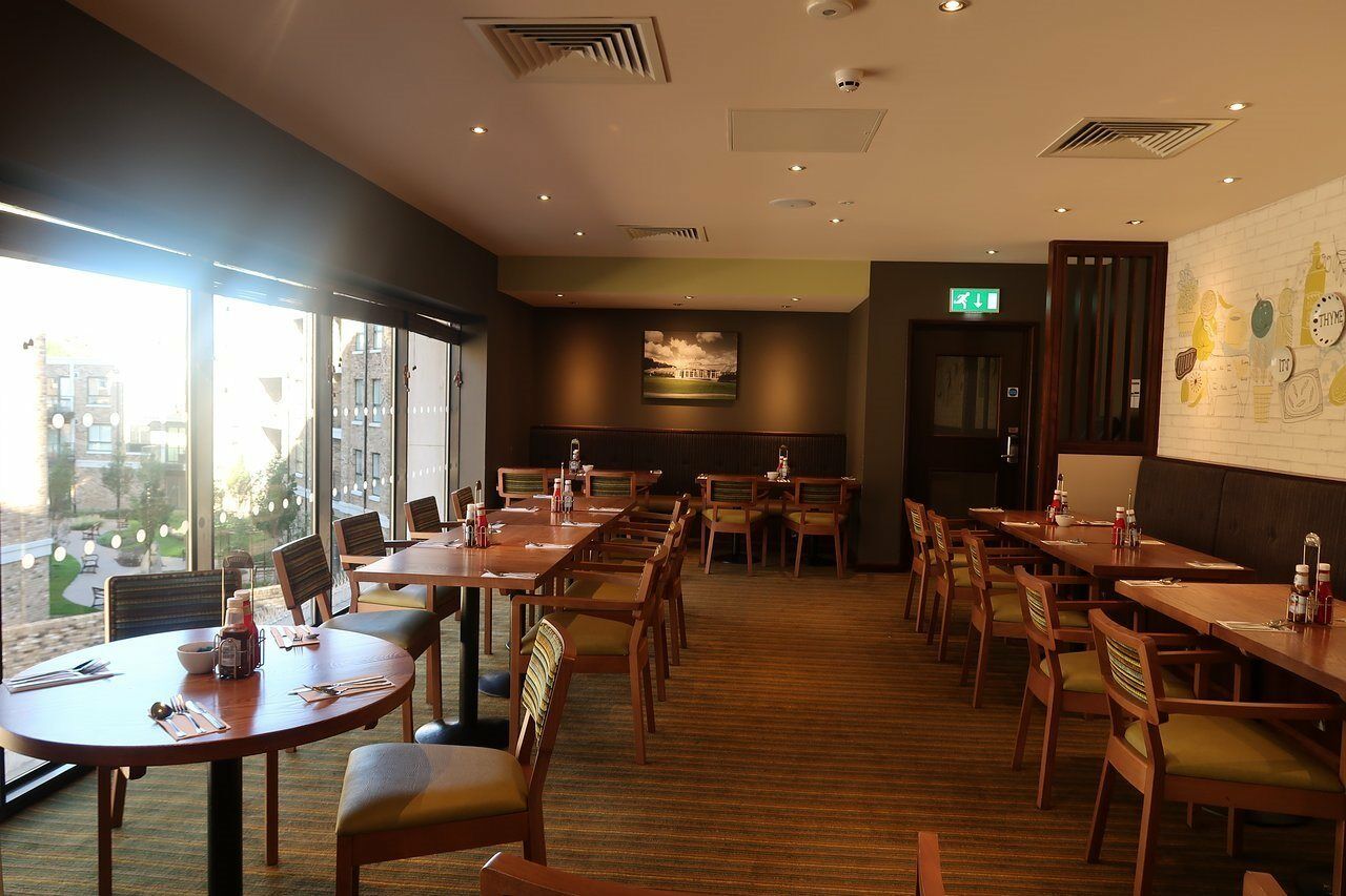 Premier Inn London Chiswick Exteriör bild